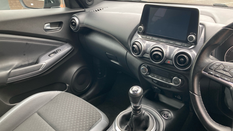 Nissan Juke 1.0 DiG-T 114 N-Connecta 5dr Petrol Hatchback